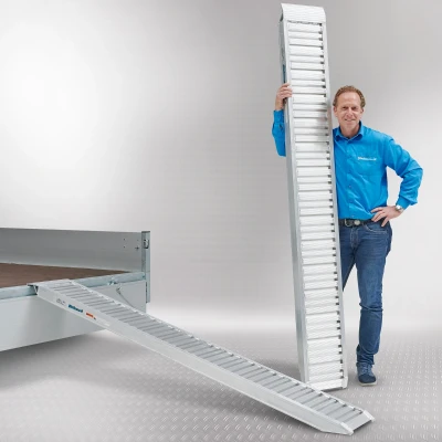 Afbeelding van Aluminium oprijplaten auto 240 cm 3 ton (2 stuks)