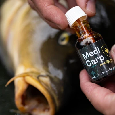 Afbeelding van Pro Elite Baits Medicarp Antibacterieel Ontsmettingsmiddel (30ml) Onthaakmat
