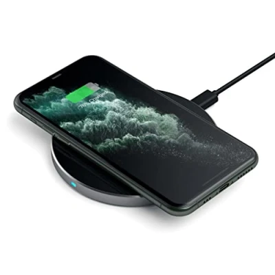 Image de Satechi Wireless Charging Pad Tapis de charge sans fil gris sidéral pour Amazon Kindle Paperwhite