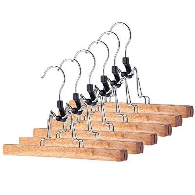 Afbeelding van KADAX Houten kleerhanger voor kleding, broek, rok, broekspanner, rokhanger, 360 graden draaibare haak van metaal, antislip, klemhanger, ruimtebesparend (6)