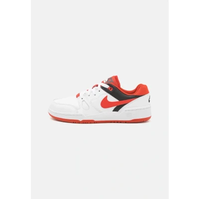 Afbeelding van Nike Sportswear FULL Force Unisex Sneakers laag voor kinderen, Maat: 32, White/mystic red/black Leer/ synthetisch