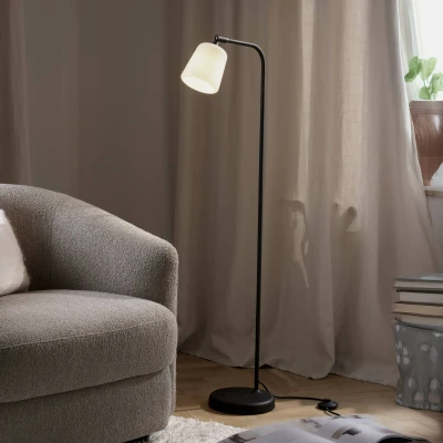Afbeelding van New Works vloerlamp Materiaal, opaalwit, glas, hoogte 125 cm