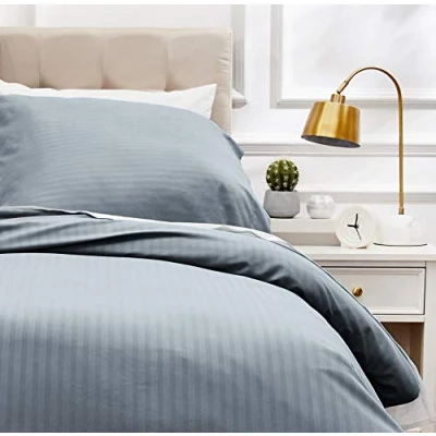 Afbeelding van Amazon Basics Beddengoedset met dekbedovertrek en kussensloop/kussenslopen, microvezel, 135 x 200 cm, donkergrijs