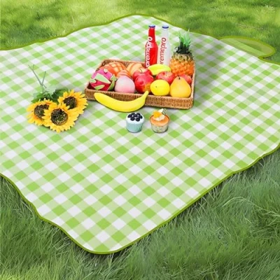 Afbeelding van TFSZE Picknickdeken, 300 x 200 cm, opvouwbare strandmat, draagbare picknickdeken met handvat, wasbare picknickmat, groen geruit, geschikt voor wandelen, wandelen