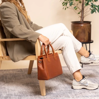 Afbeelding van The Chesterfield Brand Leren Schoudertas Cognac Garda