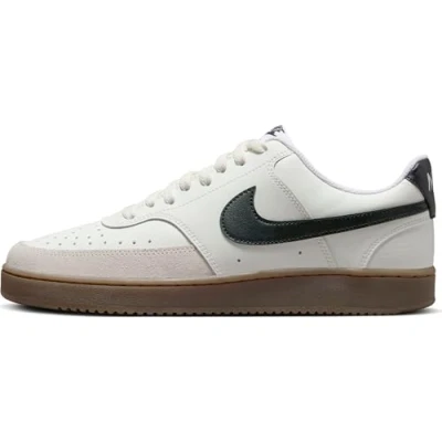 Image de Nike Baskets Court Vision Lo pour homme, Sail Black Lt Orewood Brn Whit, 43 EU