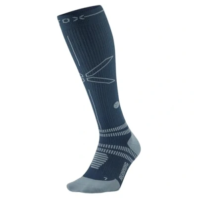 Afbeelding van STOX Energy Socks Hardloopsokken voor dames Hoogwaardige compressiesokken Loopsokken Vochtafvoerend Voorkomt letsel en spierpijn, blauw/lichtblauw, M