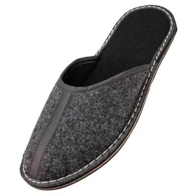 Afbeelding van APREGGIO Pantoffels van vilt voor mannen zool robuust rubber aangenaam om te dragen zachtheid 100% natuurlijk product handgemaakt, zwart.