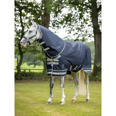 Afbeelding van LeMieux Deken Arika Featherweight Turnout 0g Navy 130/175 Agradi.be