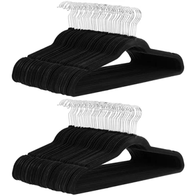 Image de Amazon Basics Lot de 100 cintres fins et antidérapants pour chemises, costumes, noirs