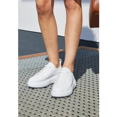 Afbeelding van Armani Exchange Sneakers laag, Dames, Maat: 38, White Hoogwaardig imitatieleer