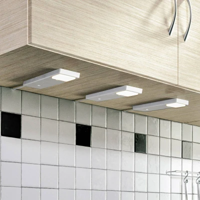 Afbeelding van Lindby kastverlichting 3lichts kunststof H: 1.3 cm zilver Inclusief lichtbronnen