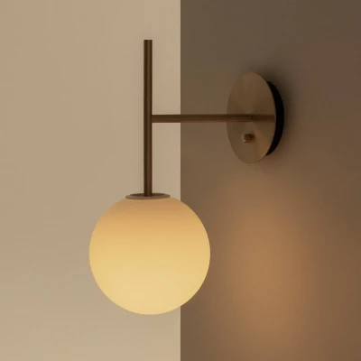 Afbeelding van Audo Copenhagen TR Bulb Suspended wandlamp messing