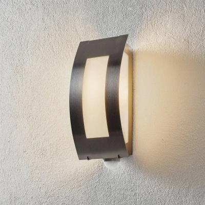 Afbeelding van Mooie buitenwandlamp Quadrat met sensor
