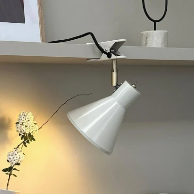 Afbeelding van Dyberg Larsen Slaap klemlamp, stopverf wit, Ø 15 cm, staal