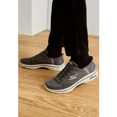 Afbeelding van Skechers Performance GO WALK ARCH FIT 2.0 Sportieve wandelschoenen, Heren, Maat: 42, Charcoal/red Textiel