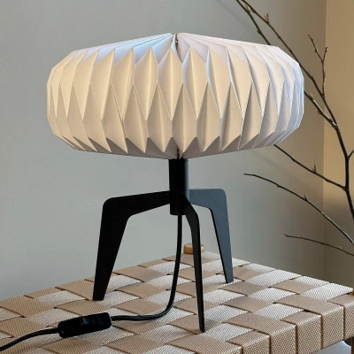 Afbeelding van Dyberg Larsen Ventnor tafellamp, zwart/wit, hoogte 34 cm,
