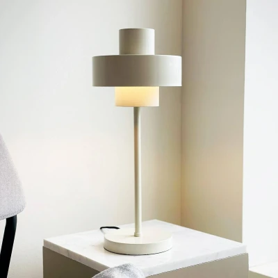 Afbeelding van Dyberg Larsen tafellamp Stoke, wit stopverf, hoogte 49,5 cm