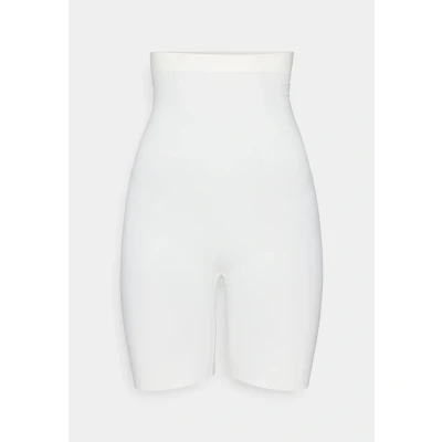 Afbeelding van MAGIC Bodyfashion dames Maxi Sexy Hi high waisted corrigerende short in de kleur Ivoor, maat: XL