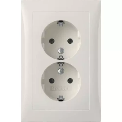 Afbeelding van Berker 2V wandcontactdoos + randaarde half opbouw voor Y doos Polarwit 47728989