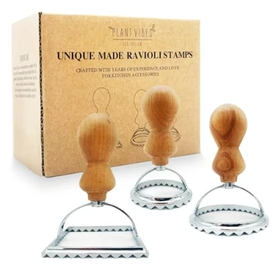 Afbeelding van Plantvibes Set van 3 uitsteekvormpjes voor ravioli, prachtige raviolivormen met houten handvat, ravioli stempel en raviolisnijder