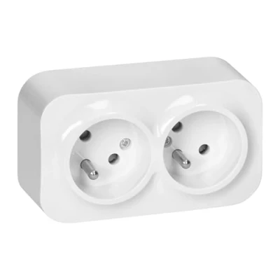 Afbeelding van Miratic dubbel stopcontact 2 x 2P + T 16 A/230 VAC IP20 Franse versie opbouwstopcontact voor wandmontage binnenshuis met glanzende afwerking