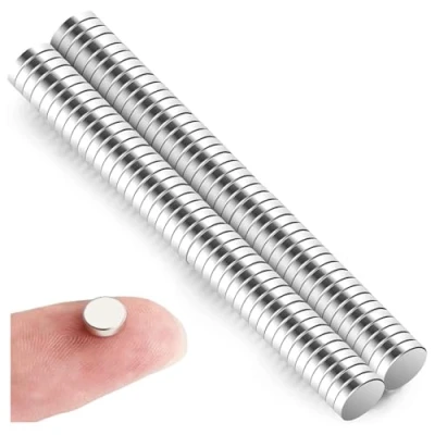 Afbeelding van 100 kleine sterke ronde neodymium magneten 5 x 2 mm voor whiteboards, koelkast, knutselen, prikbord of bord
