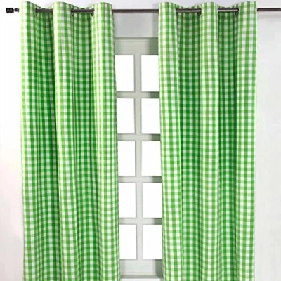 Afbeelding van Homescapes groen geruit oogjesgordijn in een verpakking van 2 stuks, B 137 cm x L 182