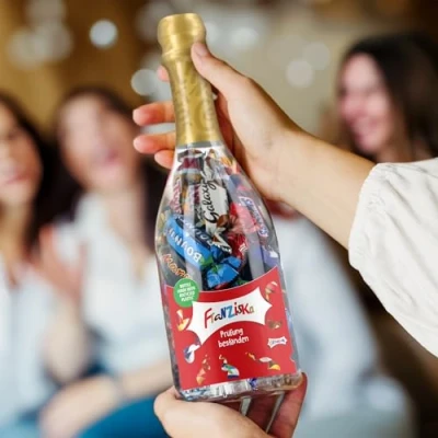 Afbeelding van Celebrations Gepersonaliseerde chocoladefles: personaliseer je melkchocolade geschenkfles, het perfecte cadeau voor vrouwen, mannen, 312 g
