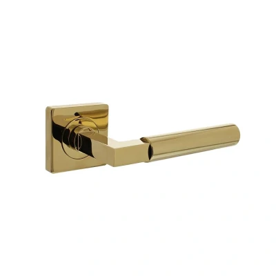 Afbeelding van Intersteel Deurkruk Bau Stil op vierkante rozet 55x55x10 mm messing titaan PVD