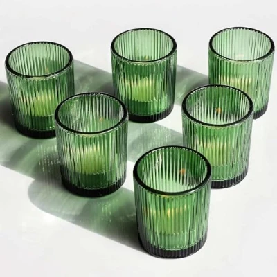 Afbeelding van Vohocandle Set van 12 groene geribbelde glazen kandelaars voor bruiloftsfeest, tafeldecoratie, theelichthouder glas verjaardagscadeau