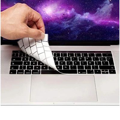 Afbeelding van MyGadget Toetsenbordbescherming AZERTY voor Apple MacBook Pro 13 inch &amp; 15 Touchbar toetsenbescherming van flexibele siliconen ultradunne mat in zwart