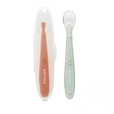 Afbeelding van Nattou Siliconen Lepels voor Kinderen 2 Stuks 16 cm Transportdoos 1 Lepel BPA vrij Groen/Beige