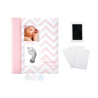 Afbeelding van Pearhead Chevron baby Memory Book met Clean Touch inktpad inbegrepen om de handafdruk of afdruk van te maken, roze