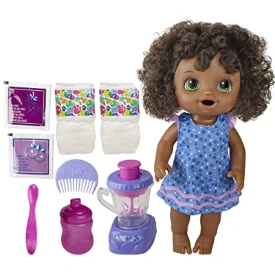 Afbeelding van Baby Alive Magical Mixer Doll Blueberry Blast met Blender Accessoires, Drinks, Wet, Eats, Zwart Haarspeelgoed voor Kinderen Leeftijd 3 en Up
