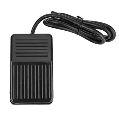 Afbeelding van Voetschakelaar TFS 01 220 V AC 10 A pedaalschakelaar Momentelijke voetcontroller antislip elektrische momentane voetbediening zwart met 1 m kabel