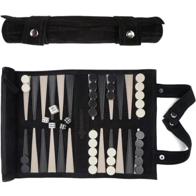 Afbeelding van Sondergut Backgammon Zwart gezelschapsspel Om te rollen 100% leer Het origineel sinds 1998 Voor kampeerders en reisfans 25 x 34 cm
