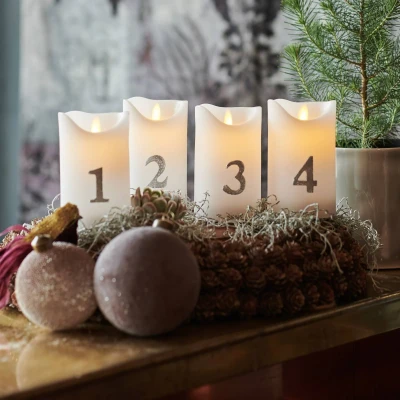 Afbeelding van LED kaars Sara Advent 4st hoogte 12,5cm wit/zilver