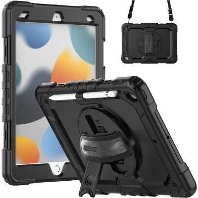 Afbeelding van Accezz Tablet Hoes Geschikt voor iPad 8 (2020) 8e generatie / 7 (2019) 7e 9 (2021) 9e Rugged Backcover Shoulder Strap Zwart
