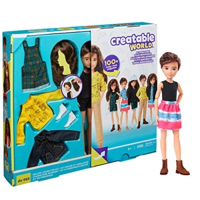 Image de Creatable world kit complet cheveux bruns pull jaune gkv46 poupée mannequin 6 ans et +