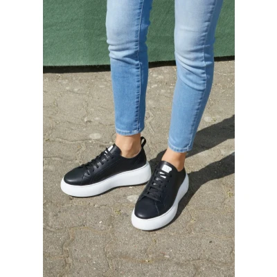Afbeelding van Armani Exchange The Super sneakers, meisjes zwart.