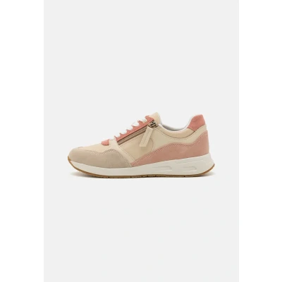 Afbeelding van Geox Bulmya Sneakers laag, Dames, Maat: 36, Papyrus/light taupe Leer en textiel