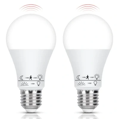 Afbeelding van Aigostar Lamp met bewegingsmelder, E27, A60, 12 W, komt overeen 81 koud wit 6500 K, 1170 lm, voor hal, garage, trappen, balkon, niet dimbaar, 2 stuks