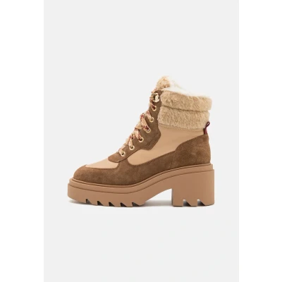 Afbeelding van Tamaris Veterboots, Dames, Maat: 38, Brown combi Imitatieleer/ textiel