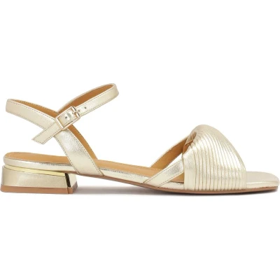 Afbeelding van Gold flat heeled sandals