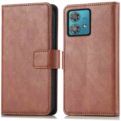 Afbeelding van iMoshion Hoesje Geschikt voor Motorola Moto G84 Met Pasjeshouder Luxe Bookcase Bruin