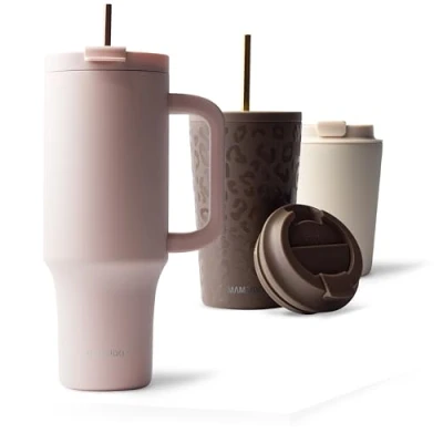 Afbeelding van MAMEIDO Thermosbeker met rietje en handvat, 1200 ml, waterdichte koffiethermos, van roestvrij staal, BPA vrije thermobeker, koffiemok (Blush Kissed, 1,2 l)