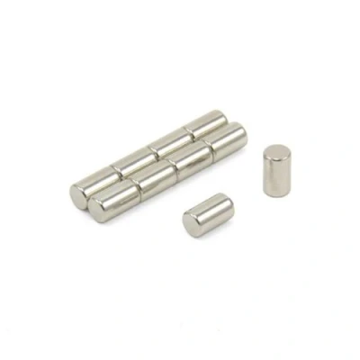 Afbeelding van First4magnets F05847 10 neodymium magneten N42 5 mm diameter x 8,47 dikte trekken 0,91 kg (10 stuks) zilver 25 3 cm