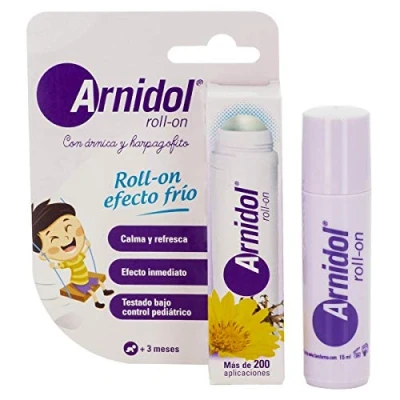 Afbeelding van Arnidol Roll On, Verfrist en troost de huid na een lichte slag, voor kinderen 15 ml