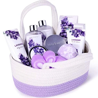 Afbeelding van BODY &amp; EARTH 11 stuks lavendelgeschenkmand, lavendelolie, peeling, haarzeep, badzout, schuimbad, douchegel, wellnessset voor vrouwen, verjaardagscadeau moeder, vriendin, vrouw